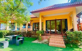 ปราณมณี บีช รีสอร์ท